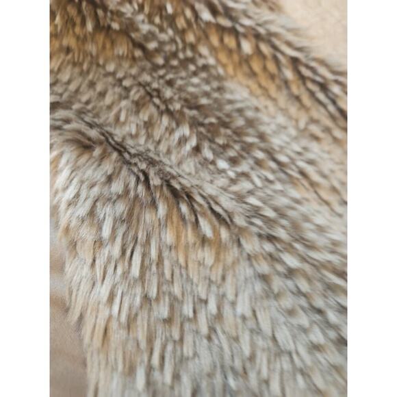 Express Tan Faux Fur Vest Medium - Picture 6 of 8